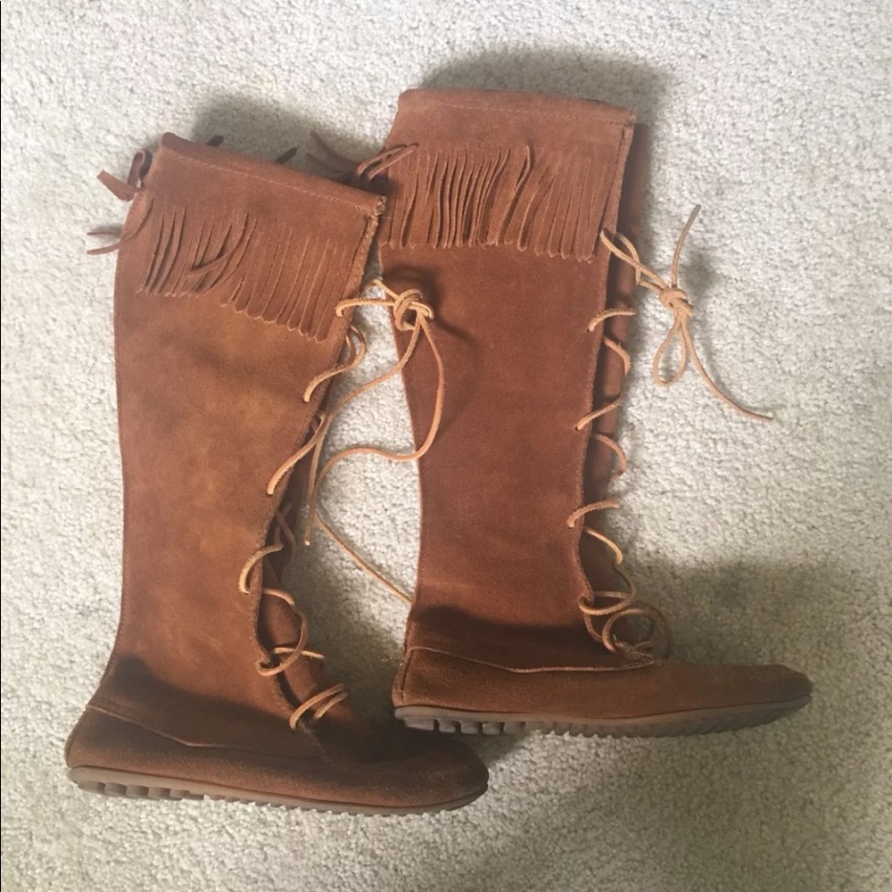 Fringe lace up Moccasin boots!